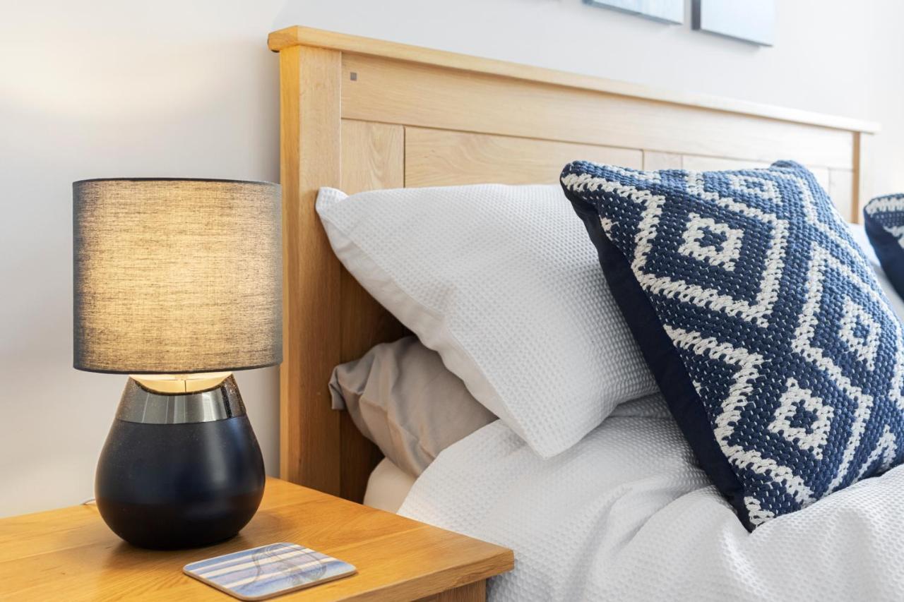 A Modern And Cosy Apartment Just Yards From Brixham'S Bustling Harbourside Экстерьер фото